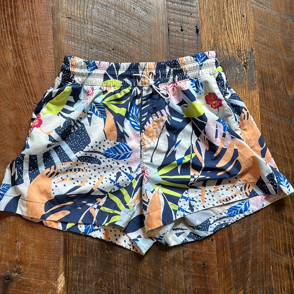 Old Navy Active short, stretch. Medium.